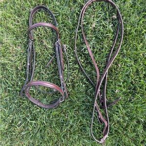 Red Barn Hunter Bridle with Reins, Horse Size, Great Condition!